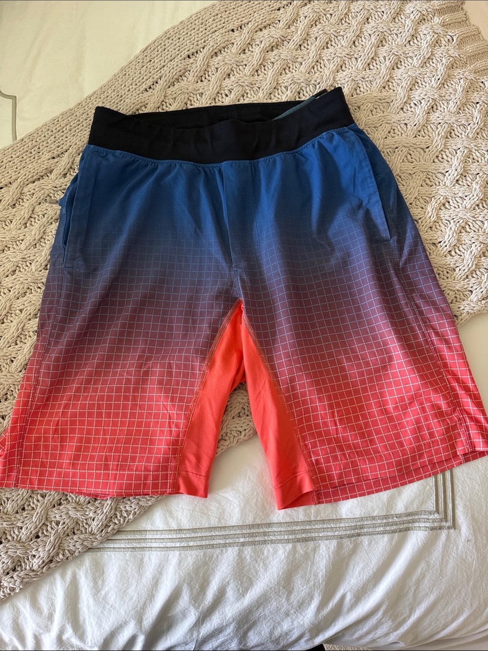 Men’s lululemon Shorts Size Small 9 inch